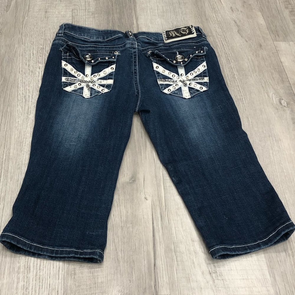 5/$25 - Miss Chic Capris Size 11